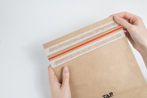 Can-be-used-as-return-shipping-Breakaway-strip-for-easy-opening-1110×740